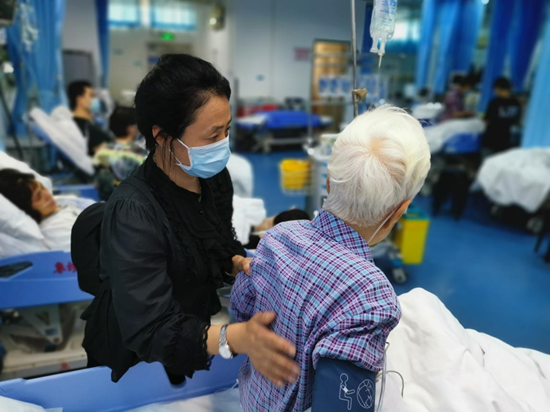 欧预赛举办国家推出疫情期间精神慰藉措施