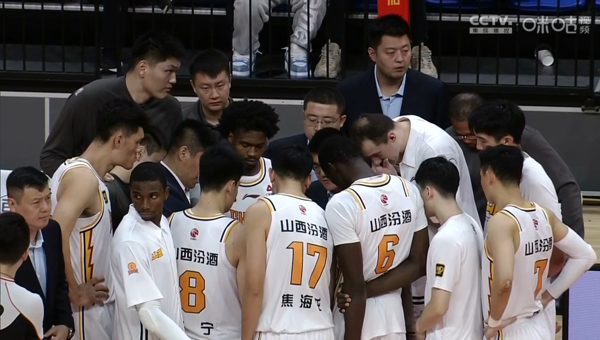 包含历经千辛万苦的比赛中，球队最终以一球之差取得胜利的词条