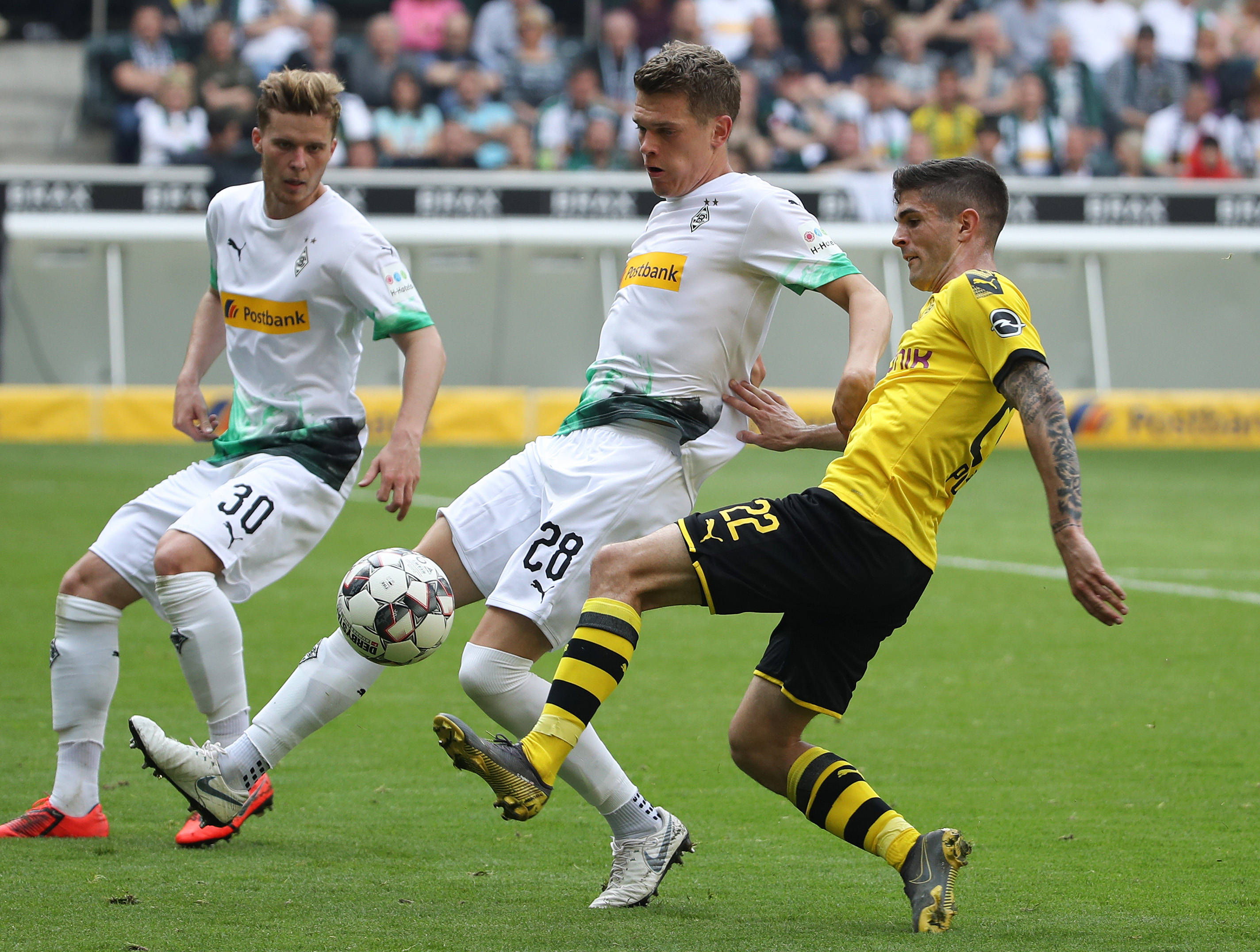 拜仁慕尼黑对阵门兴格拉德巴赫，双方势均力敌