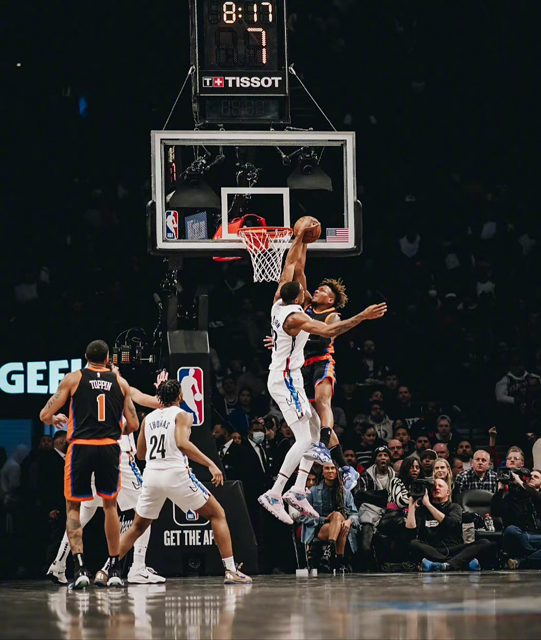 篮网击败尼克斯，欧文砍下40+得分