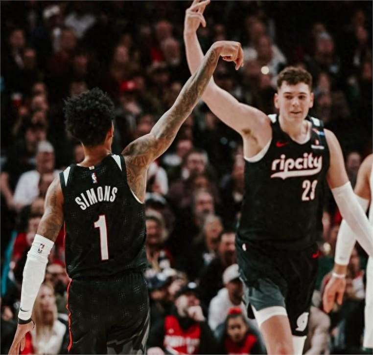 世俱杯-开拓者不敌爵士，利拉德砍下36分却难救主