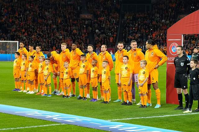 比利时队不敌荷兰，小组赛出局