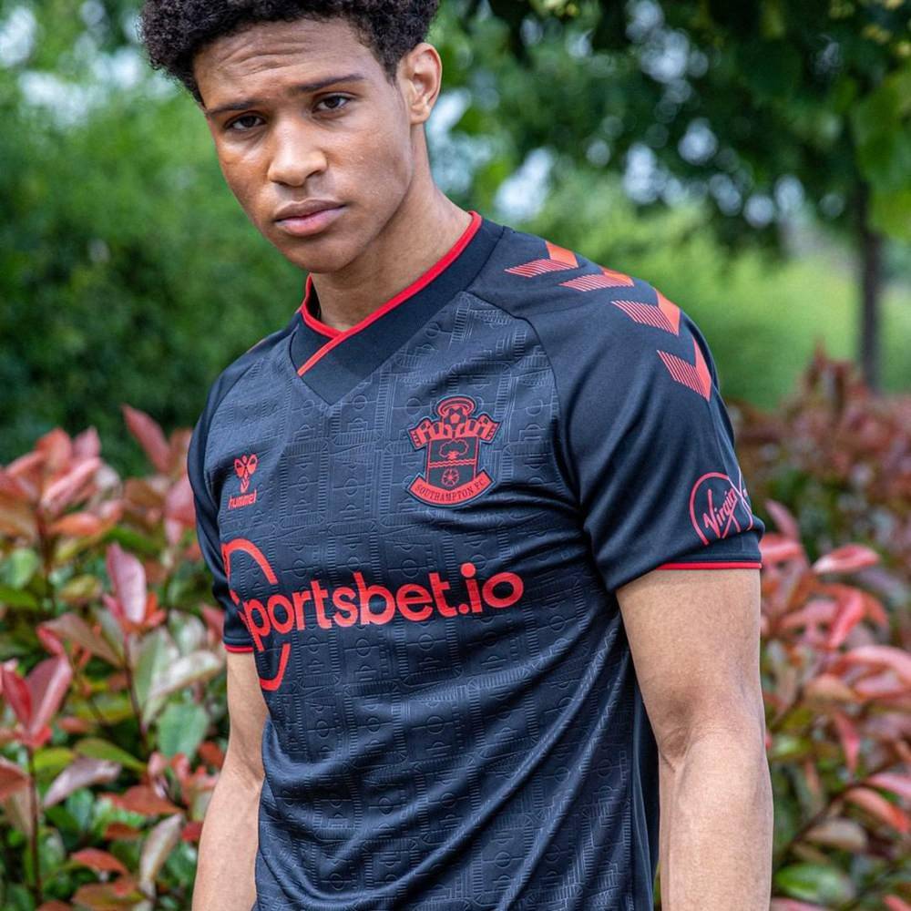 南安普顿客场大胜，终结负运走上正轨