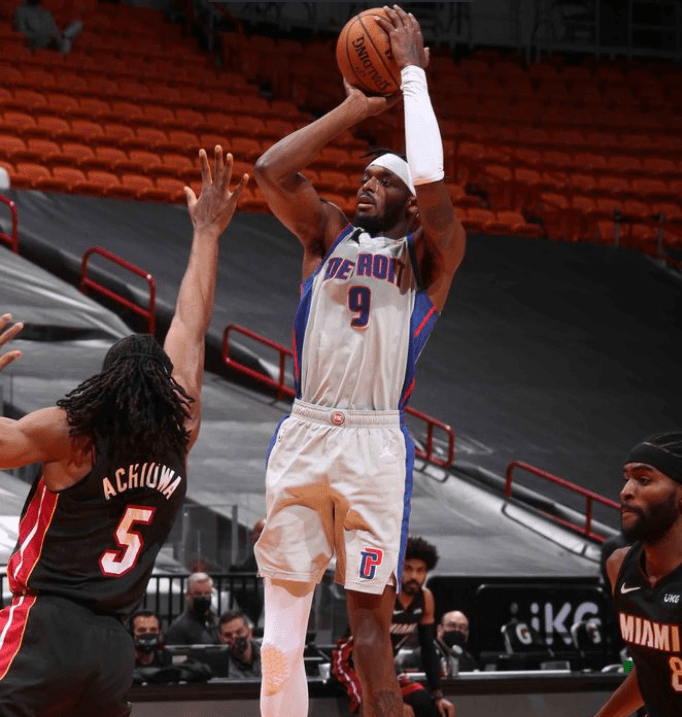 雷加利斯客场爆冷:取得关键胜利 雷加利斯客场爆冷:取得关键胜利