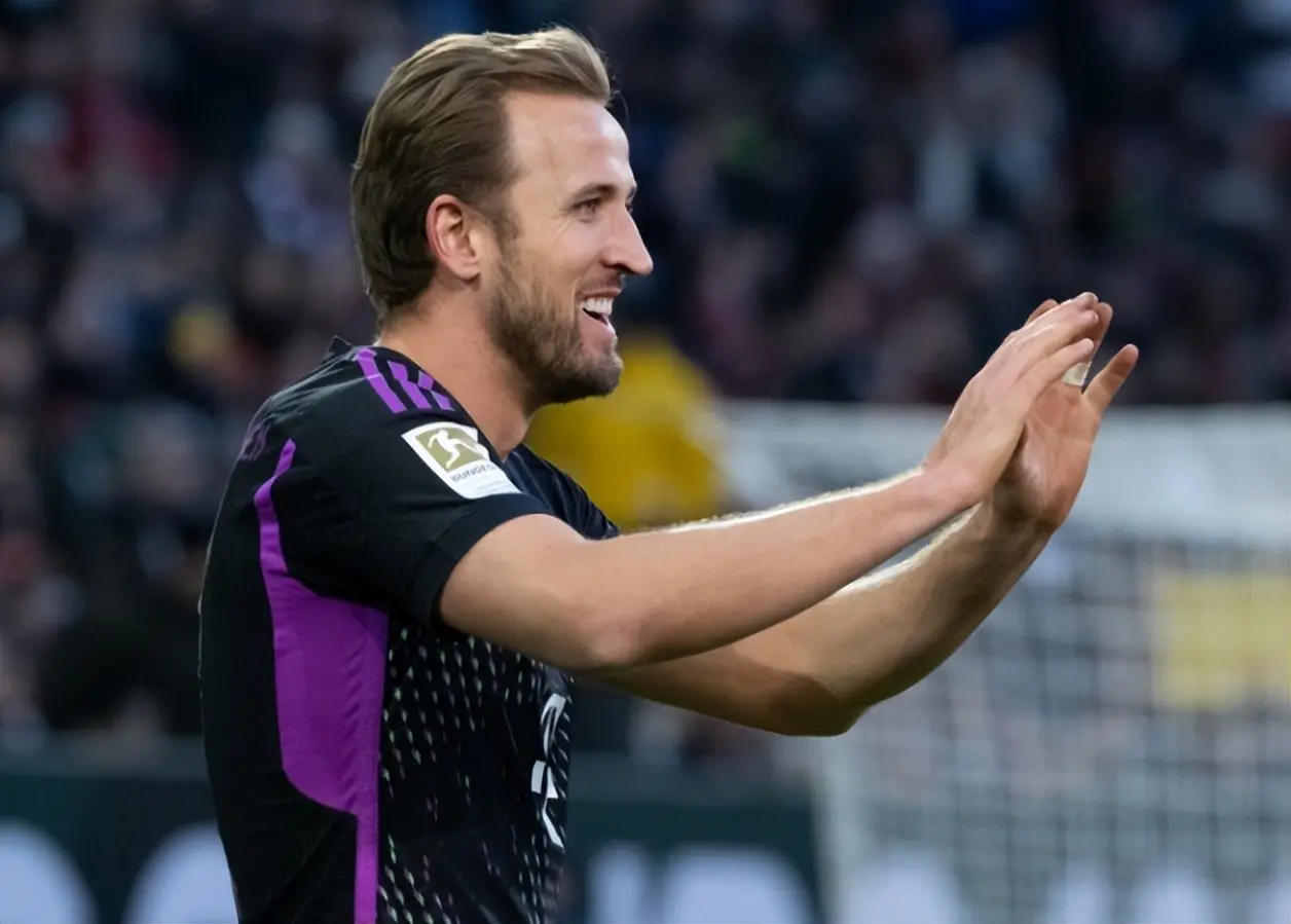 世俱杯官网-拜仁慕尼黑主场不敌门兴格拉德巴赫，遭遇失利