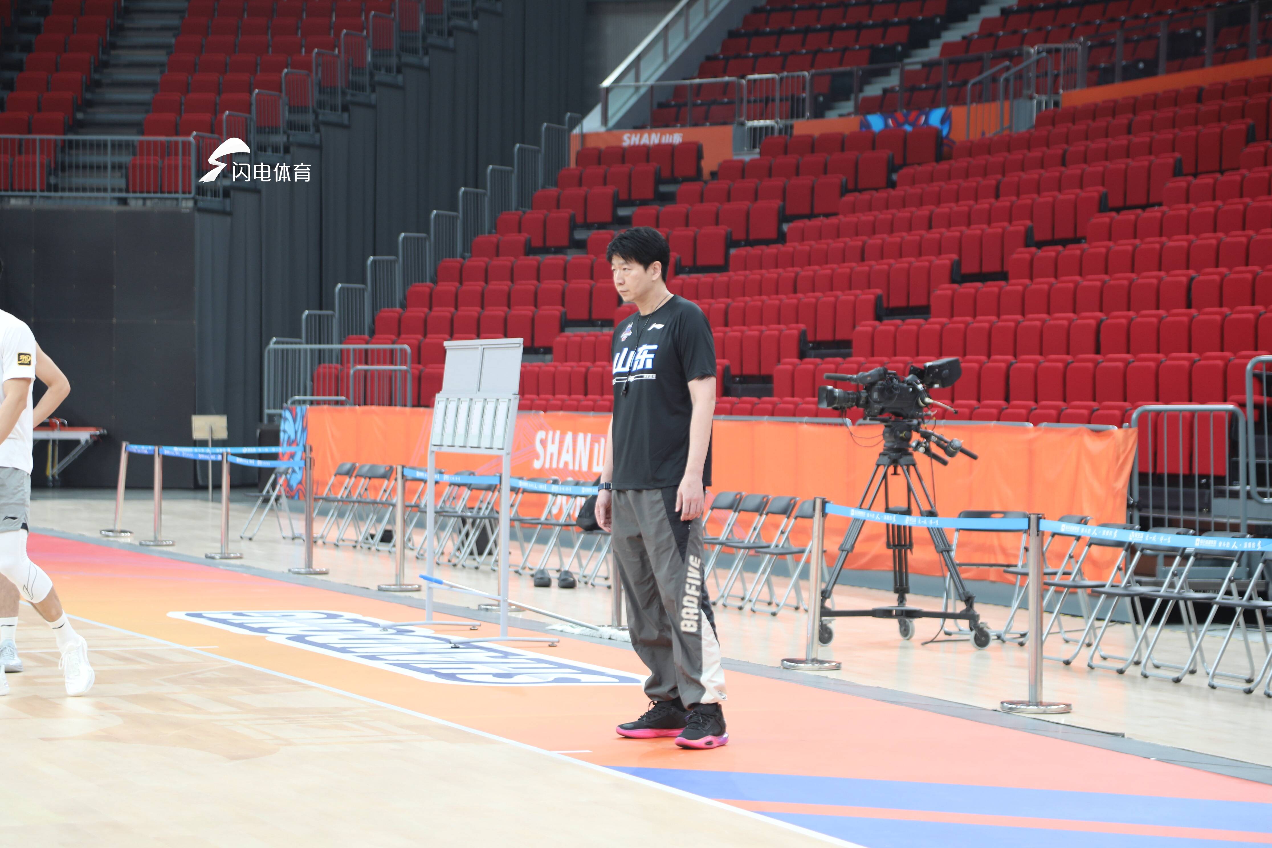 鲁能男篮在最新一场比赛中表现出色