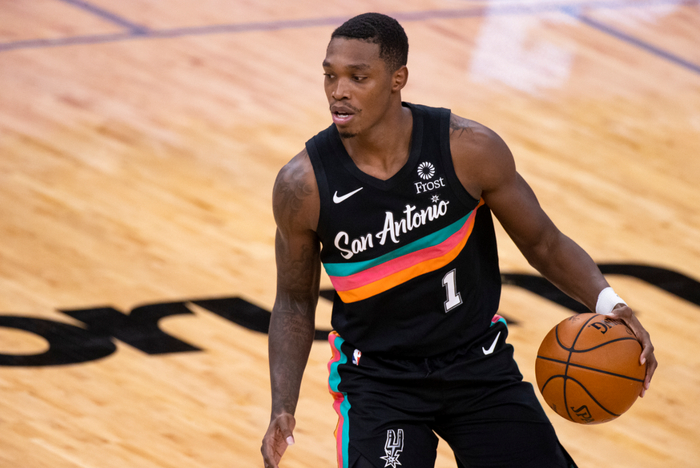 爵士碾压尼克斯，利拉德刷新纪录