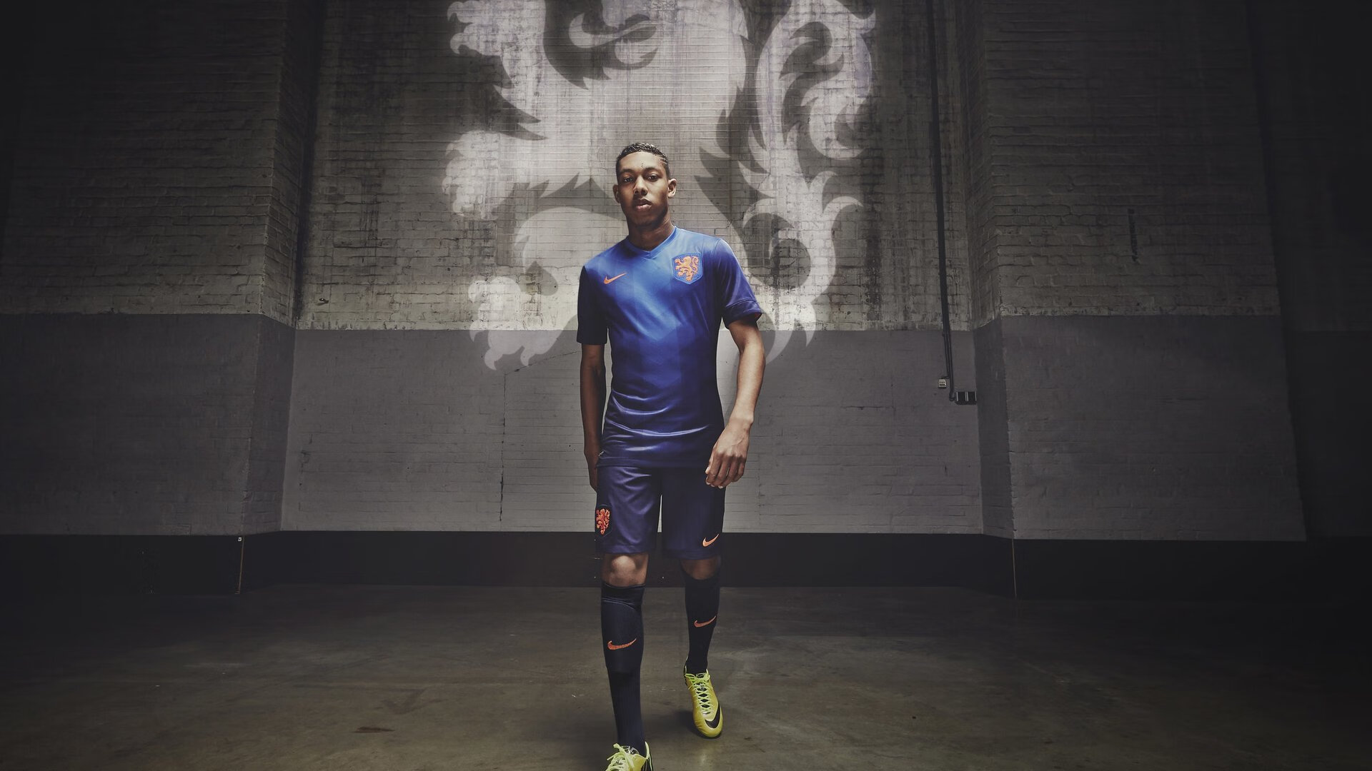 世俱杯直播-坎特，橙衣军团的隐形引擎—荷兰对阵尼日利亚的决胜绿茵