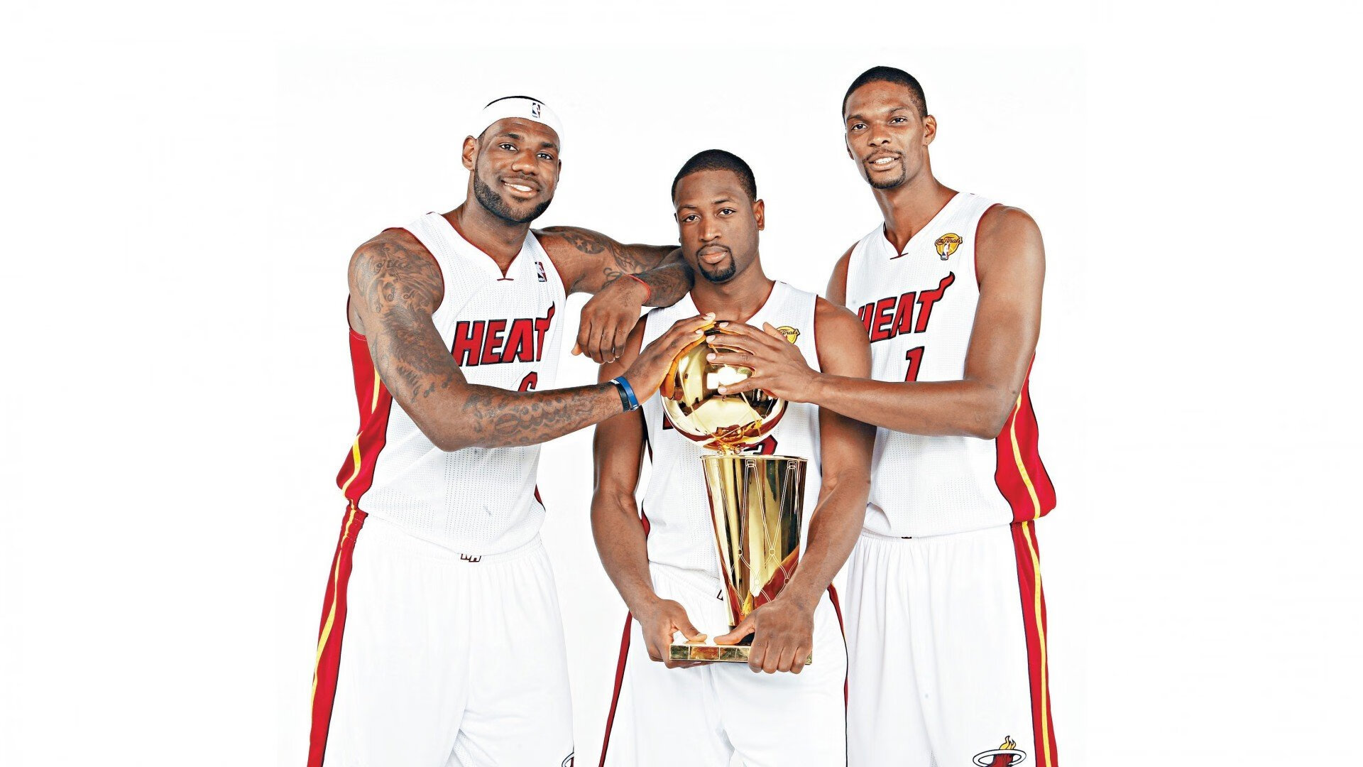 世俱杯奖金-F1引擎的轰鸣与篮球之舞,西亚卡姆如何在压力阈值完成华丽超车